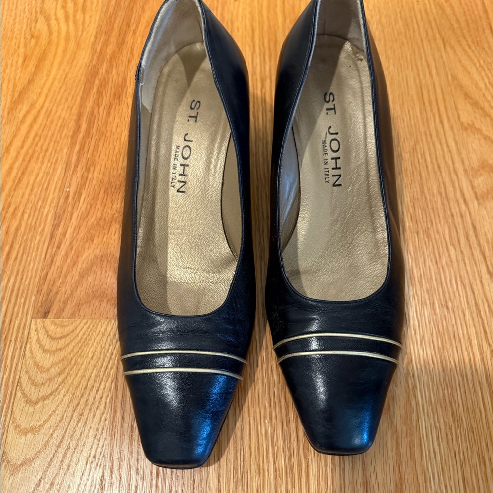St. John Black Leather Shoes Size 7.5